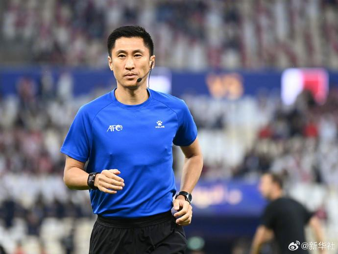 记者:费内巴切仍在和曼城谈阿克转会费,预计700万+150万镑