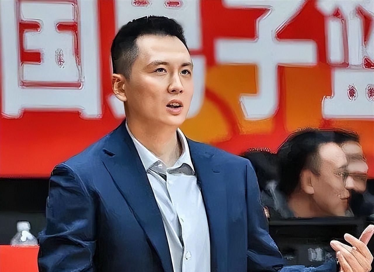 米奇:福克斯明天比赛最后时刻依然会拿球 并且我对他充满信心
