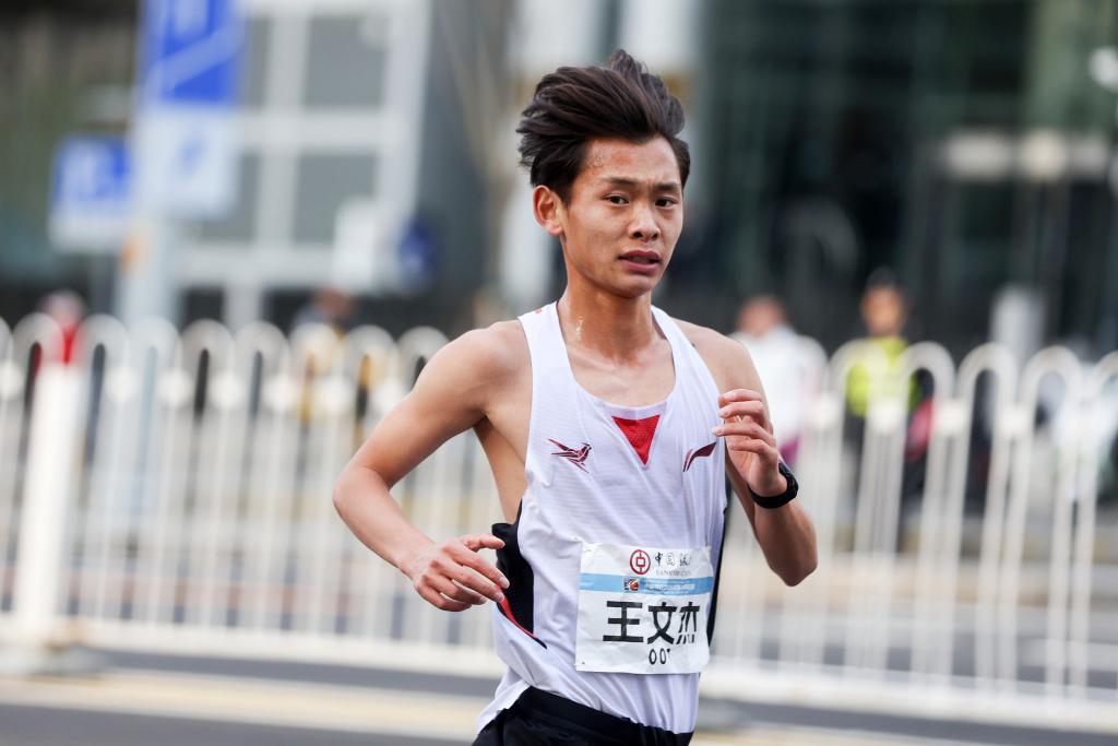 4年1.785亿美金!篮网要抢里夫斯,富保罗为老詹发声