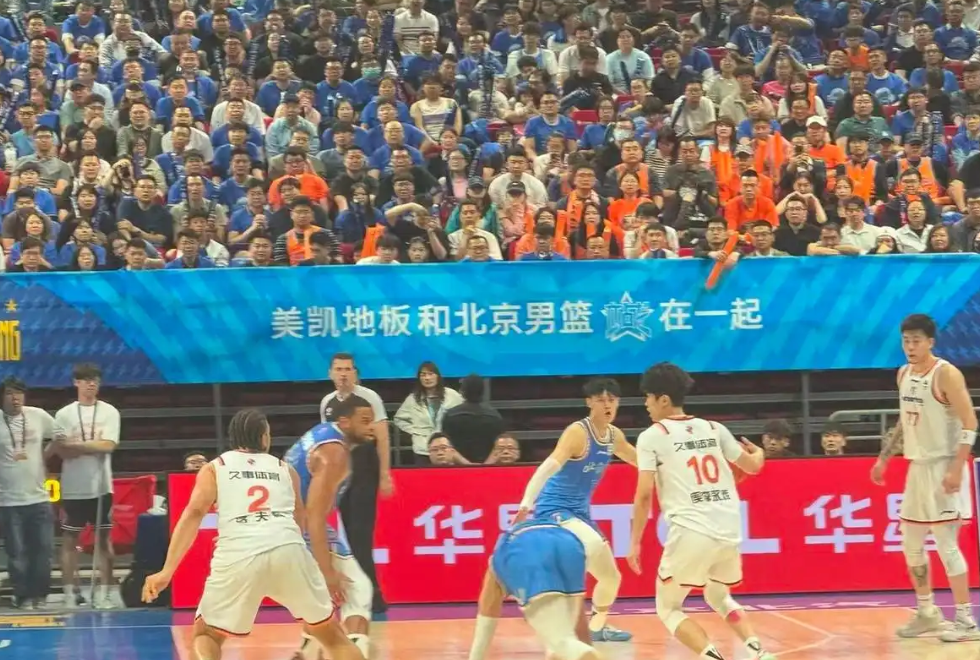 尼克斯夺冠湖人最尴尬:詹姆斯留队与否不重要,东契奇难超哈登