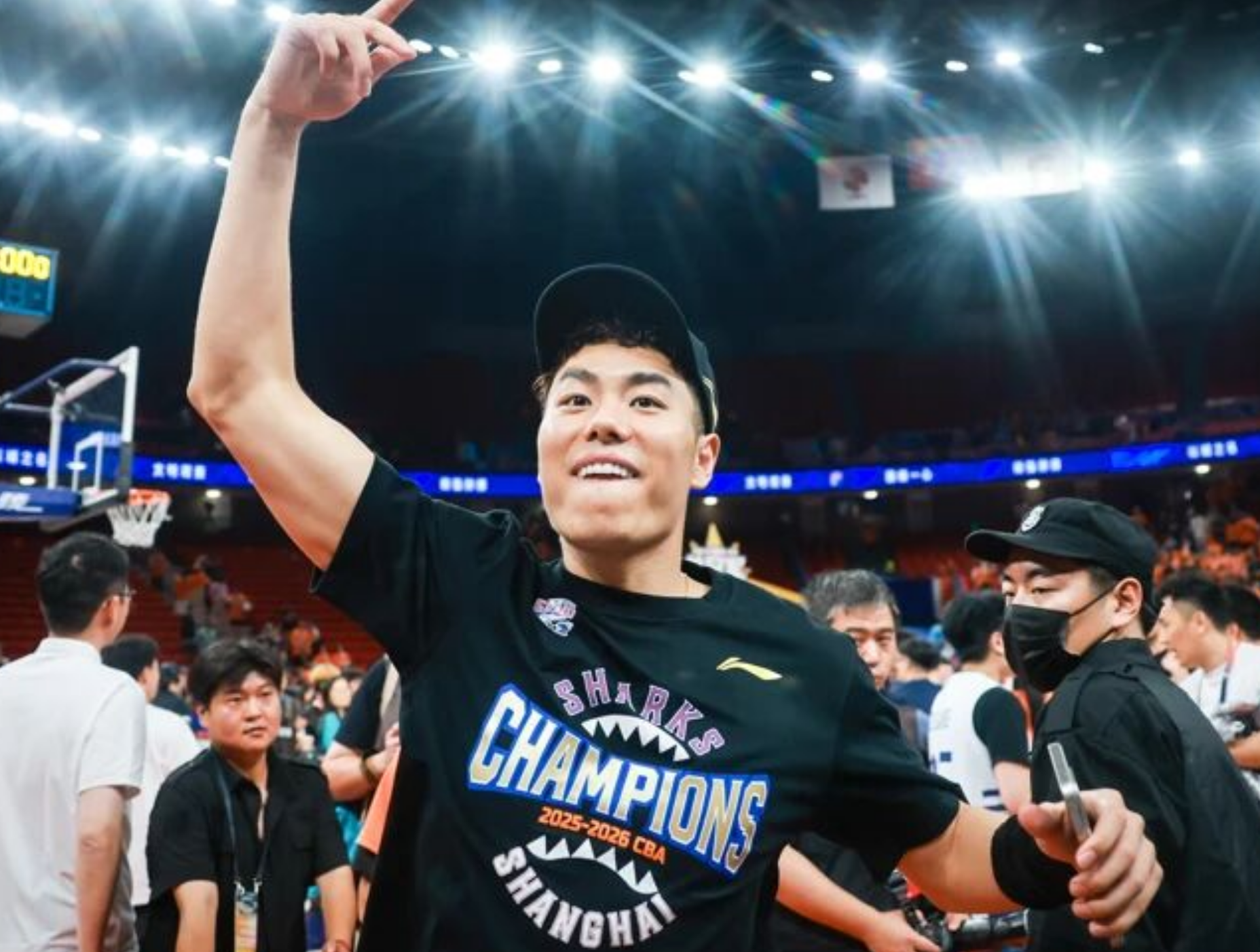 他这个命啊!离开湖人,湖人夺冠,离开尼克斯,尼克斯也拿了冠军