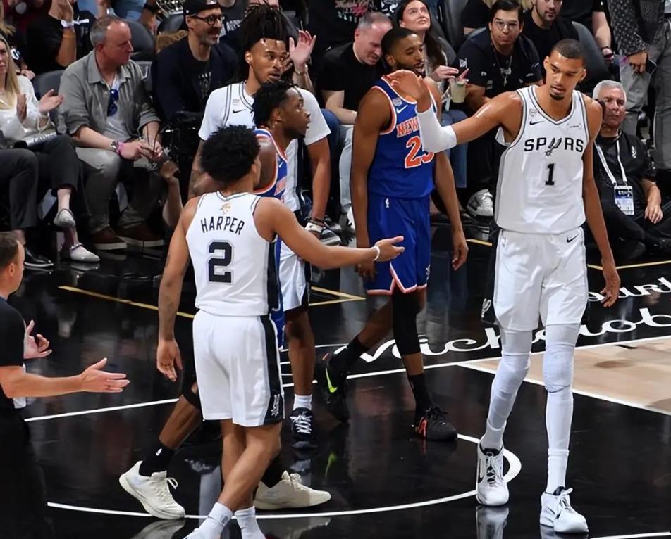 30分+36分+45分!历史首人!从二轮秀到全票FMVP,布伦森逆天改命