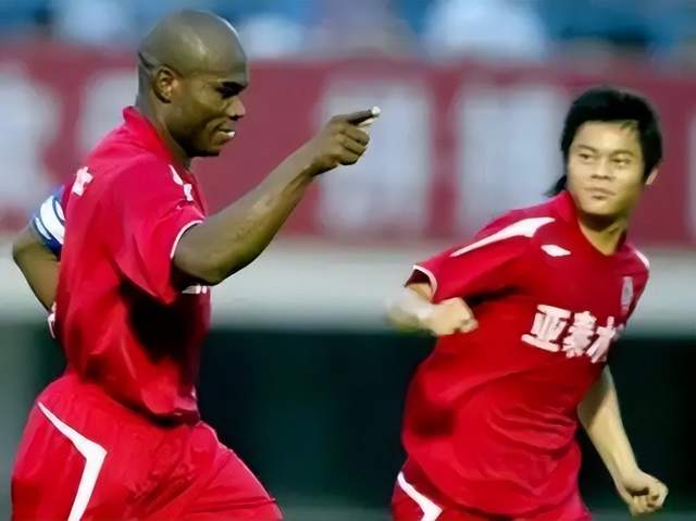 这笔“小买卖”，还真让勇士做成了！NBA局势变了：库里迎来强援
