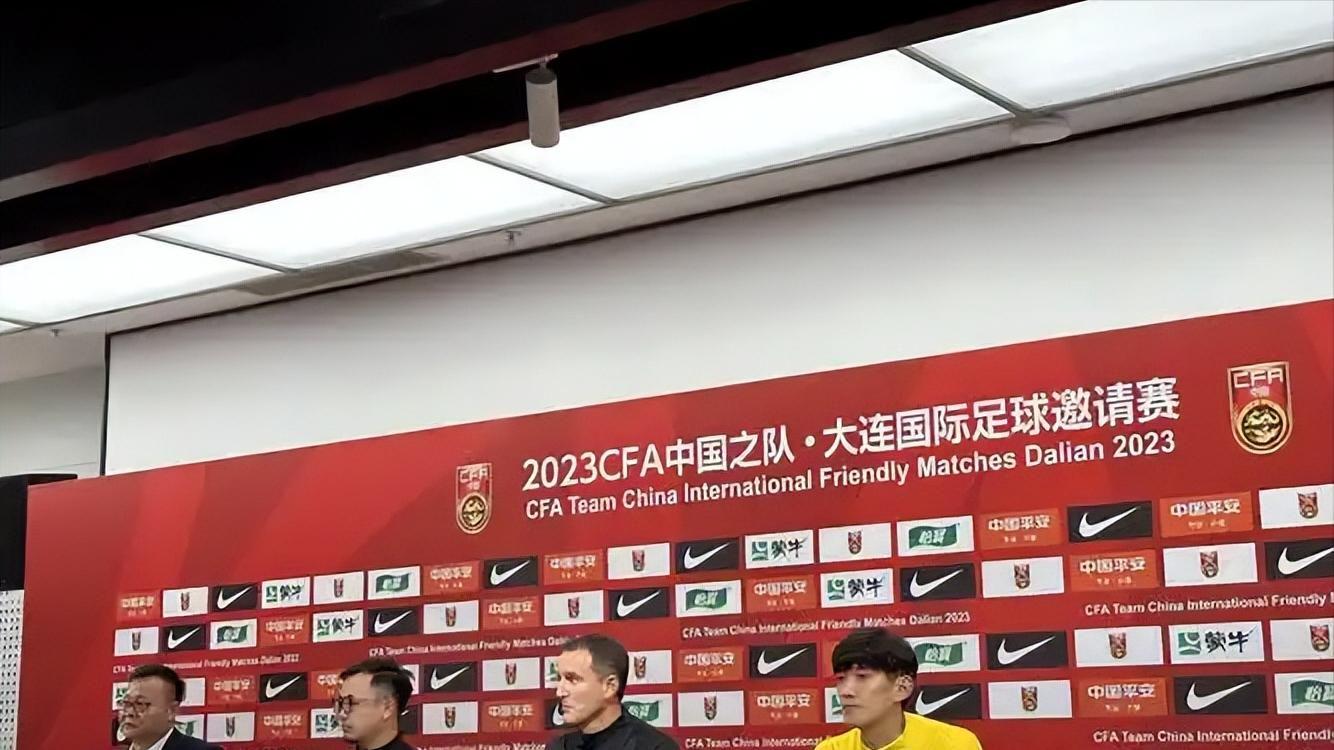 明明季后赛表现更优!为什么詹姆斯续约优先级低于里夫斯
