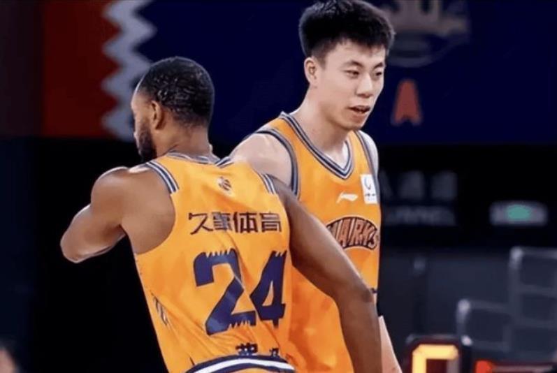 篮网开1.78亿抢里夫斯 湖人难留