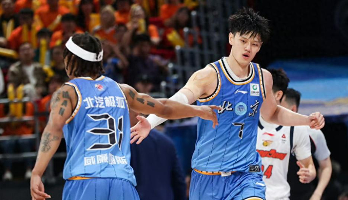 NBA头牌詹姆斯的"被低估"困局:5.8亿赚了23赛季,他还在被压价?