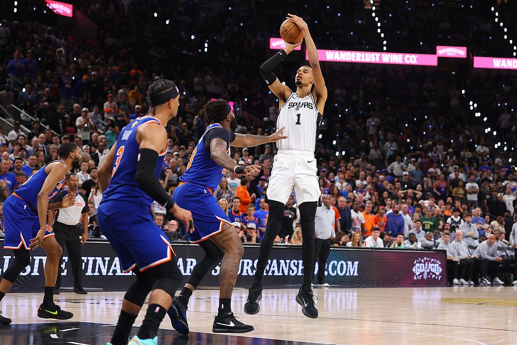 NBA总决赛G5首发出炉:双方均不变阵 马刺固执仍用福克斯首发