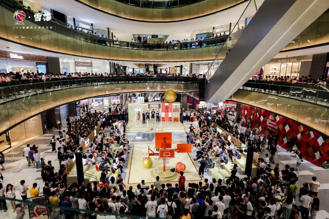 上海男篮官宣!张镇麟领衔6核心续约,4位小将上调一队,4人离队